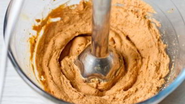 хумус с вялеными томатами