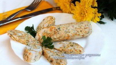 Колбаса из куриного филе с овощами