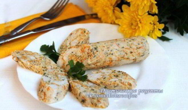 Колбаса из куриного филе с овощами