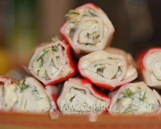 Крабовые палочки, фаршированные сыром и чесноком