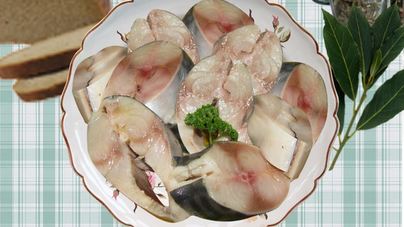 Маринованная скумбрия в соевом соусе