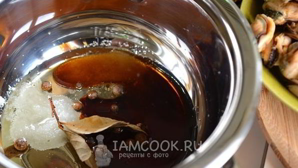 мидии маринованные с соевым соусом