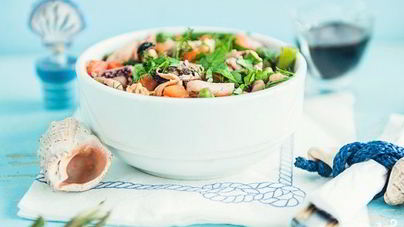 Морской коктейль с овощами