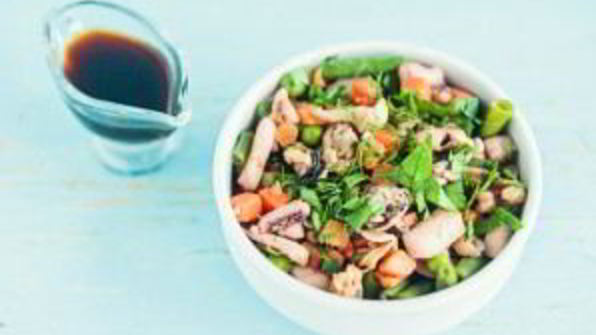 морской коктейль с овощами