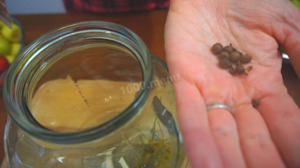 очень вкусные маринованные зеленые помидоры с ранеткой