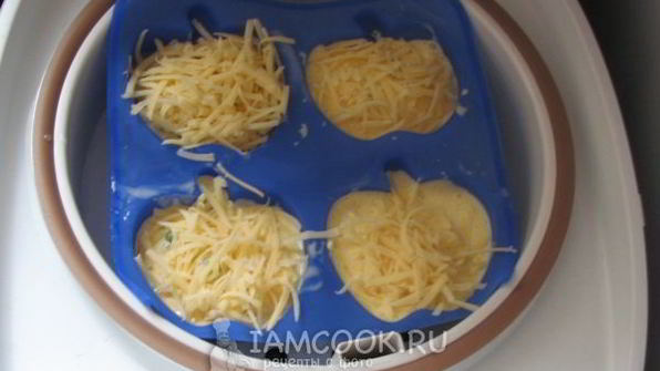 брокколи в сырном омлете с чесноком