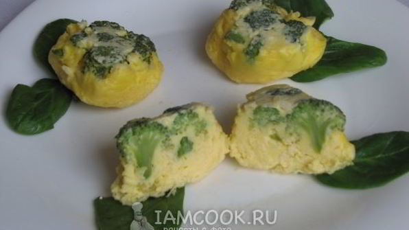 брокколи в сырном омлете с чесноком