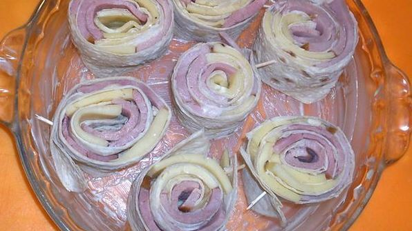 омлет — букет с розами из лаваша