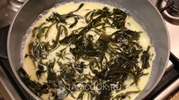 омлет камуфляж с морской капустой