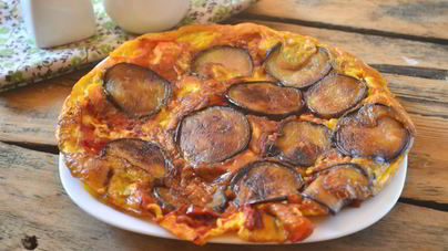 Омлет с баклажанами и помидорами