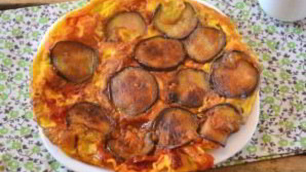 омлет с баклажанами и помидорами