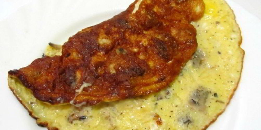 Рецепт омлет с грибами и сыром
