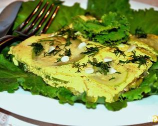 Омлет с кабачками и чесноком