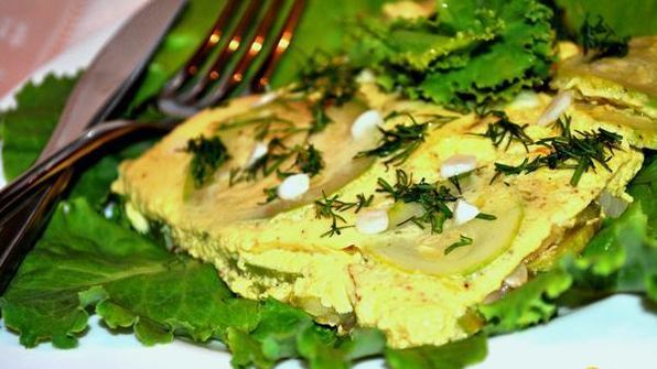 омлет с кабачками и чесноком