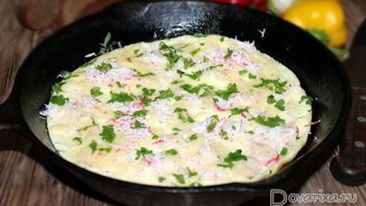 Омлет с крабовыми палочками