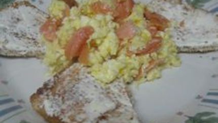 Омлет с красной рыбой