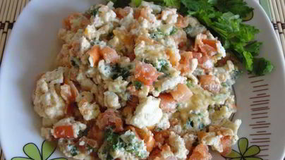 Омлет с помидорами в микроволновке