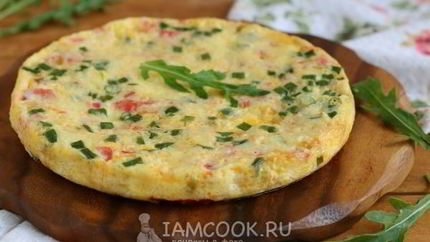 Омлет с помидорами в мультиварке