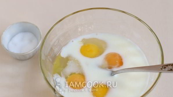 омлет с помидорами в мультиварке