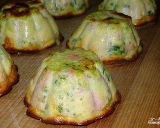 Омлет с сосиской и сыром