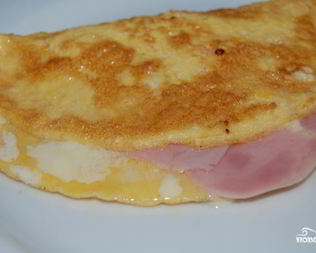 Омлет с ветчиной и сыром