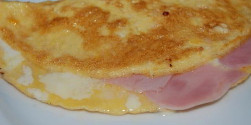 Рецепт омлет с ветчиной и сыром