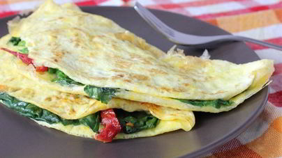 Омлет со шпинатом и сыром