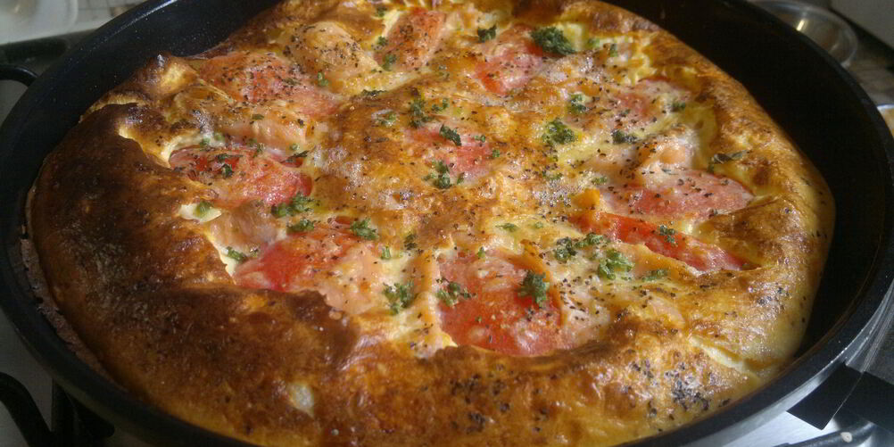 Рецепт омлет со слабосоленой семгой и помидорами