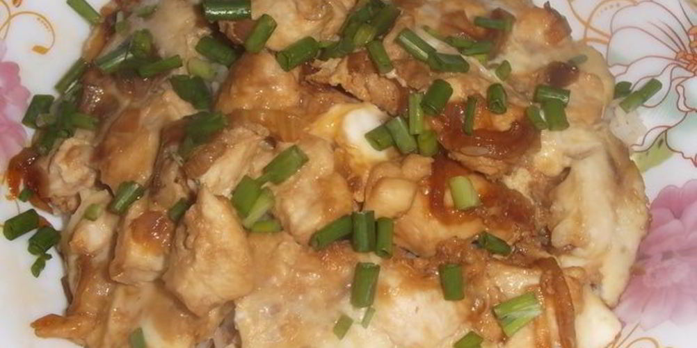 Рецепт оякодон — японский омлет с рисом и курицей