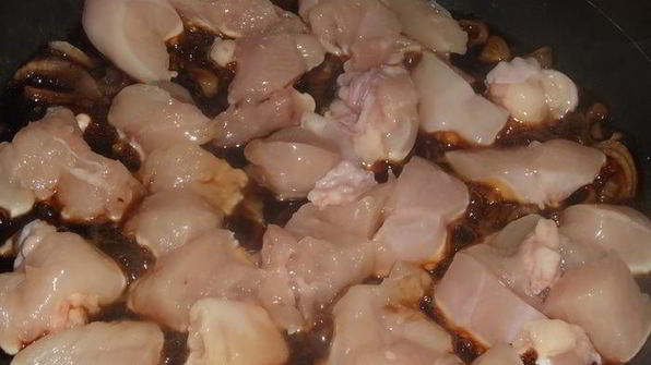 оякодон — японский омлет с рисом и курицей