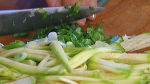 пышный омлет с кабачком и креветками