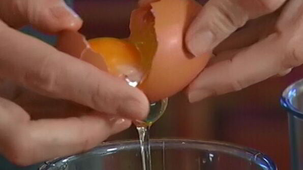 шоколадный омлет с орехами