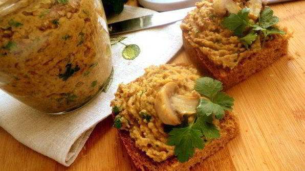 паштет из фасоли с грибами