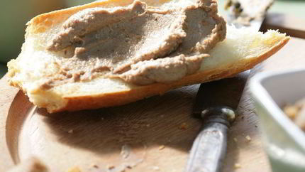 Паштет из куриной печени с яйцами и морковью