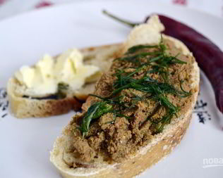 Паштет из печени с морковью и луком