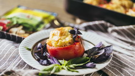 Помидоры, фаршированные рисом и креветками