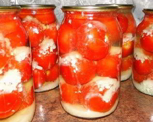 Помидоры с чесноком