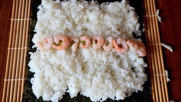 роллы с креветкой