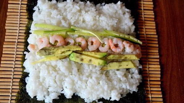 роллы с креветкой