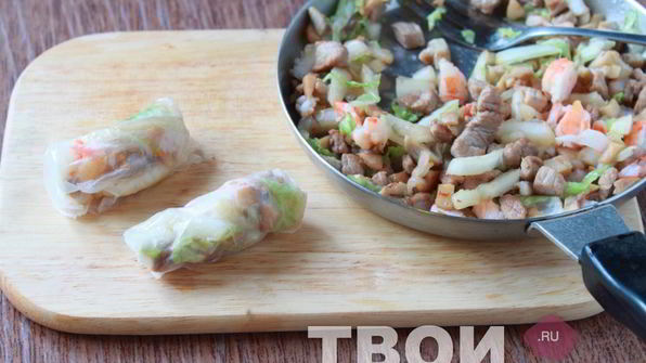 спринг-роллы с креветками и свининой
