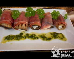 Баклажановые рулетики