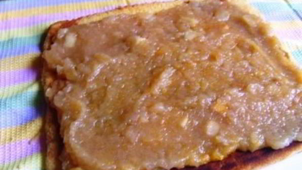 бисквитный рулет с яблоками