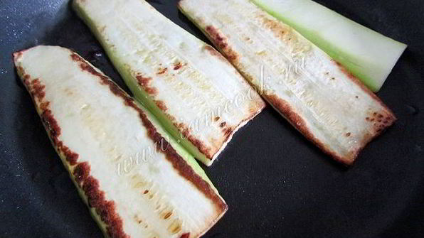 кабачковые рулетики с творогом и зеленью