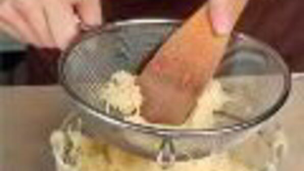 картофельный рулет со шпинатом