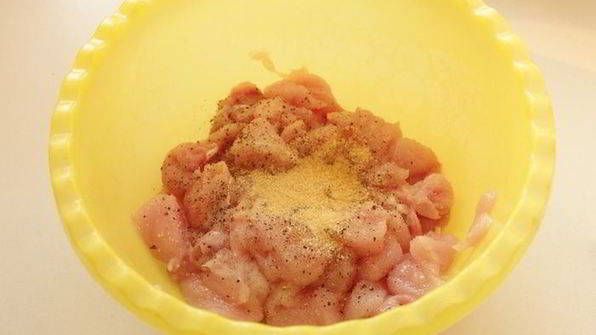 куриный рулет с грибами и сыром