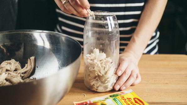 куриный рулет в бутылке