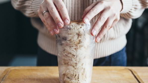 куриный рулет в бутылке