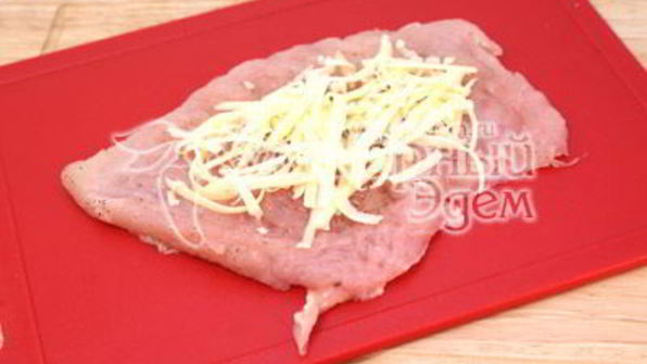 куриные рулетики с грибами и сыром