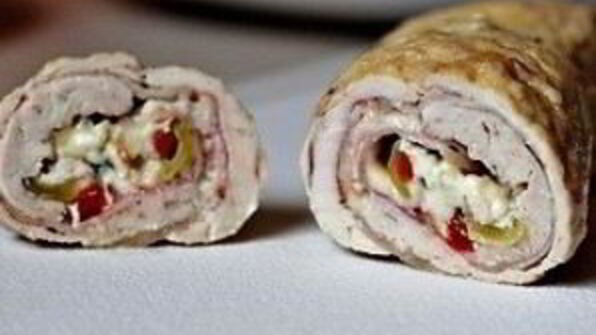 куриные рулетики с ветчиной и сыром