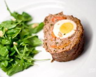 Рулет из фарша с яйцами